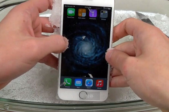 iPhone6慘遭熱冰虐待，虐不死！！