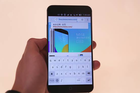 超流暢！Ubuntu版魅族MX4亮相MWC