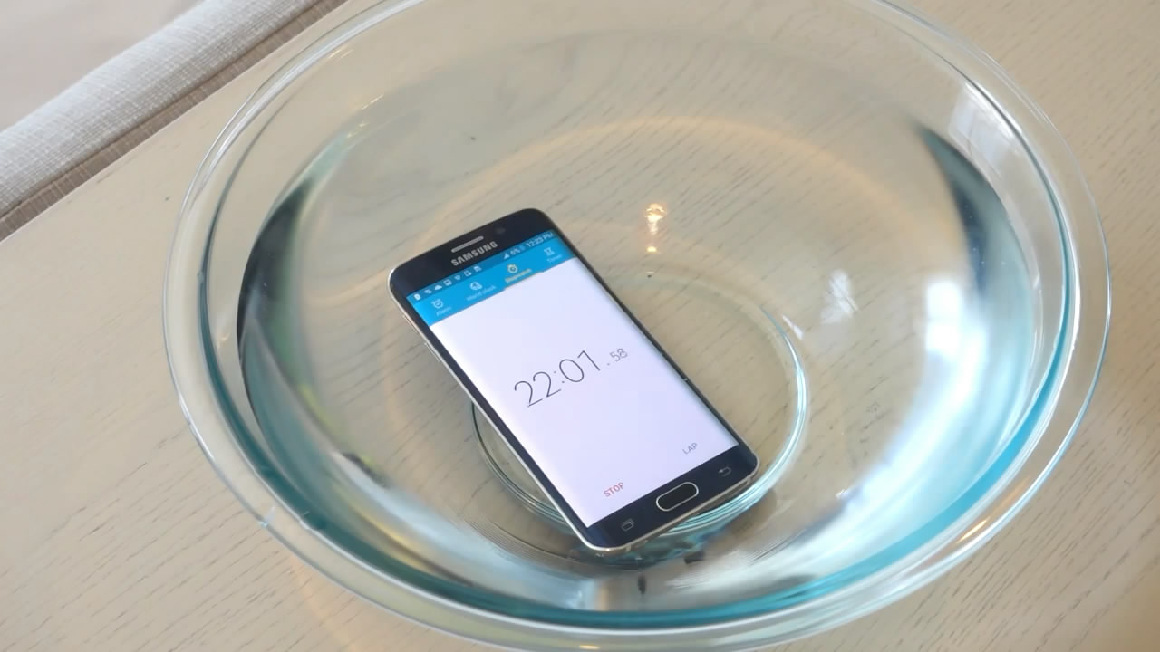 視頻丨三星Galaxy S6 Edge竟能防水！