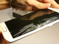蘋果笑了！Galaxy S6比iPhone 6更容易彎