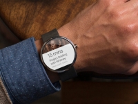 感人，下代MOTO 360將取消屏幕底部黑邊