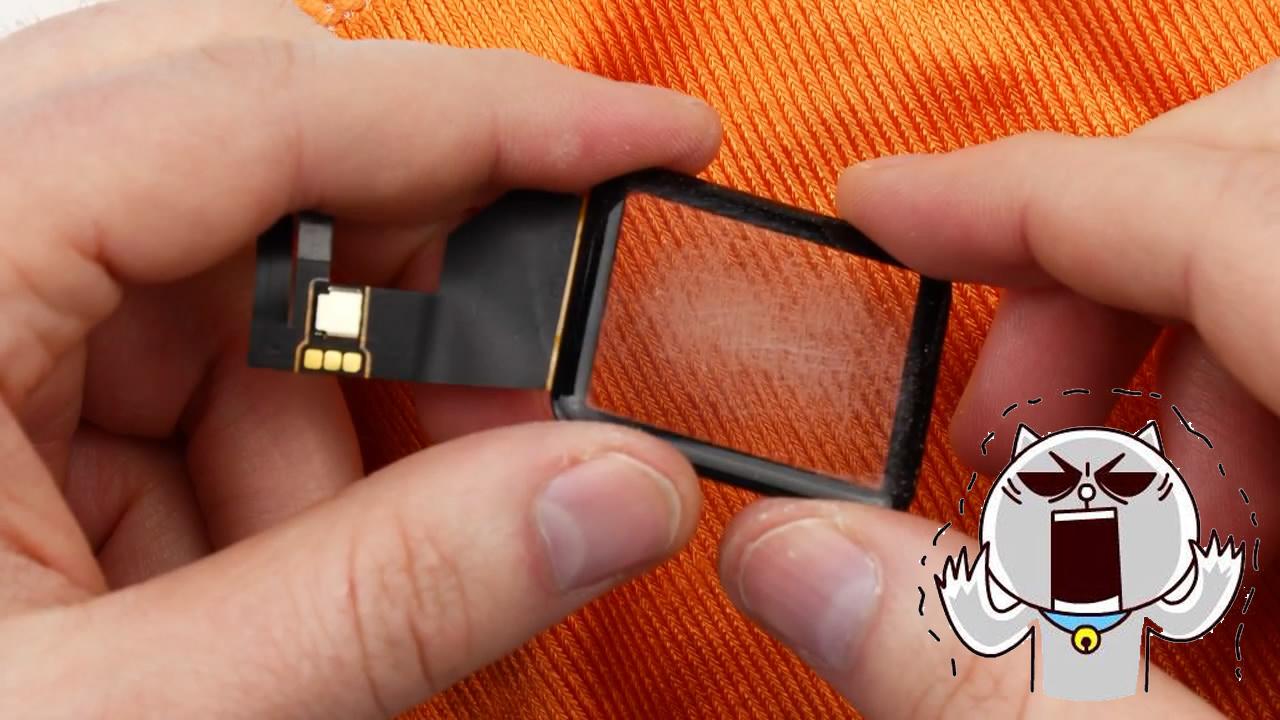 今天都在曬蘋果表吧，看完這個還敢不貼膜？