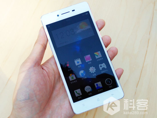 2499元起，全金屬OPPO R7和R7 Plus上手