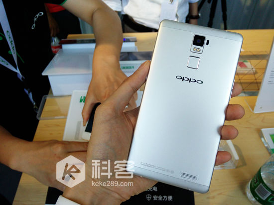 2499元起，全金屬OPPO R7和R7 Plus上手