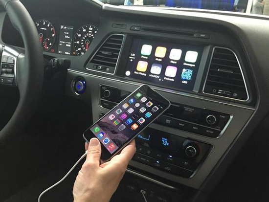 車載系統(tǒng)：CarPlay和Android Auto誰更牛？