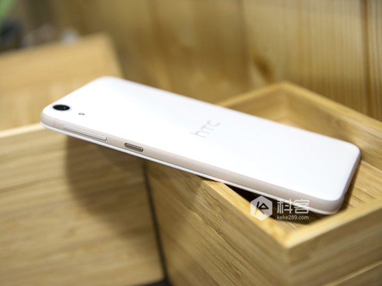 雙1300萬鏡頭 自拍更強(qiáng)悍，HTC D826w圖賞