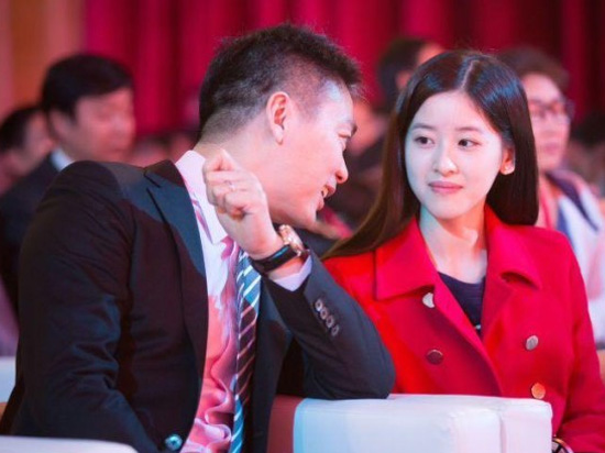 劉強(qiáng)東只拿1元年薪+零獎金 怎么養(yǎng)得活奶茶妹？