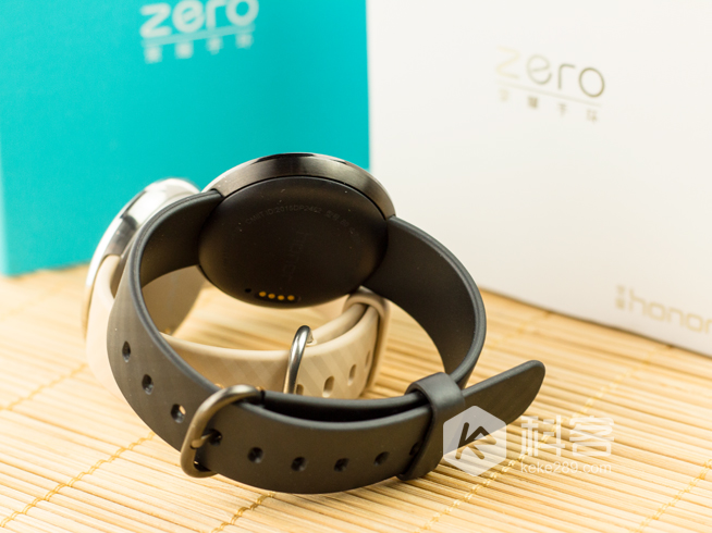 腕上精靈！華為榮耀手環(huán)zero開箱圖賞