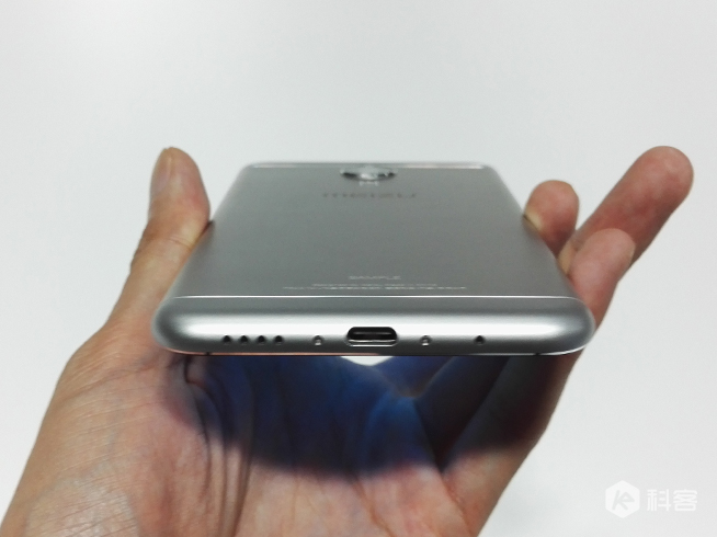 還以為iPhone又發(fā)布了，魅族PRO 5上手圖賞