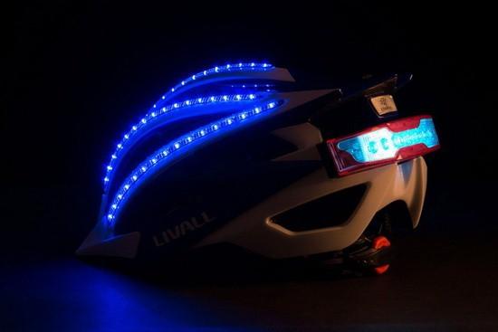 這款自行車頭盔竟然能接電話？