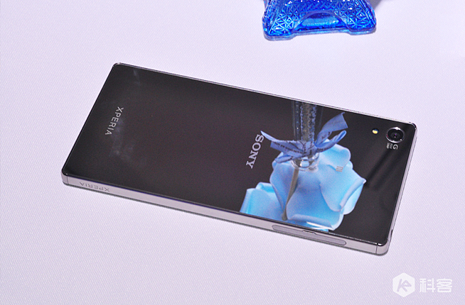 5699元！4K屏索尼Xperia Z5尊享版國行發(fā)布