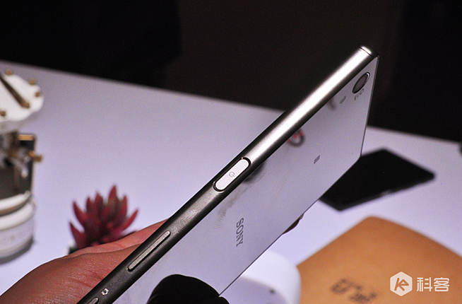 5699元！4K屏索尼Xperia Z5尊享版國行發(fā)布