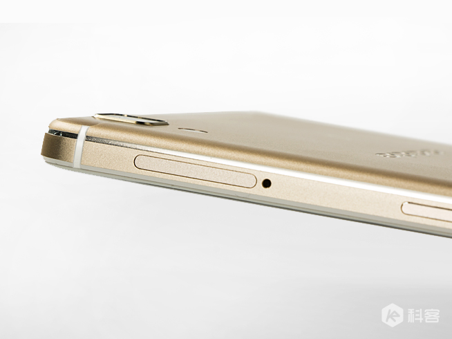 長(zhǎng)續(xù)航配搭閃充的完美結(jié)合：OPPO R7s評(píng)測(cè)