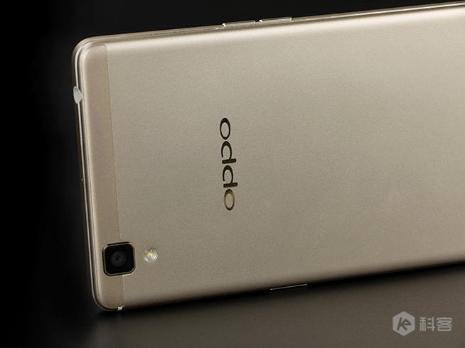 長(zhǎng)續(xù)航配搭閃充的完美結(jié)合：OPPO R7s評(píng)測(cè)