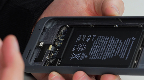視頻：848元買(mǎi)蘋(píng)果Smart Battery Case值嗎？看完就知道