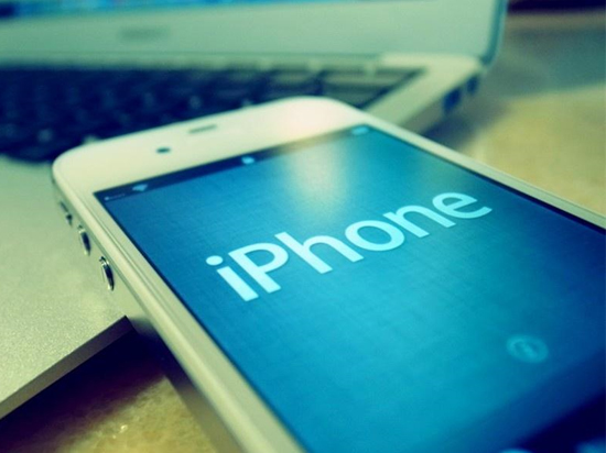 蘋果股價(jià)被谷歌逆襲了！原因竟是iPhone沒人買