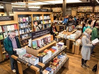 實體書店或迎來復(fù)蘇？亞馬遜要開約400家書店