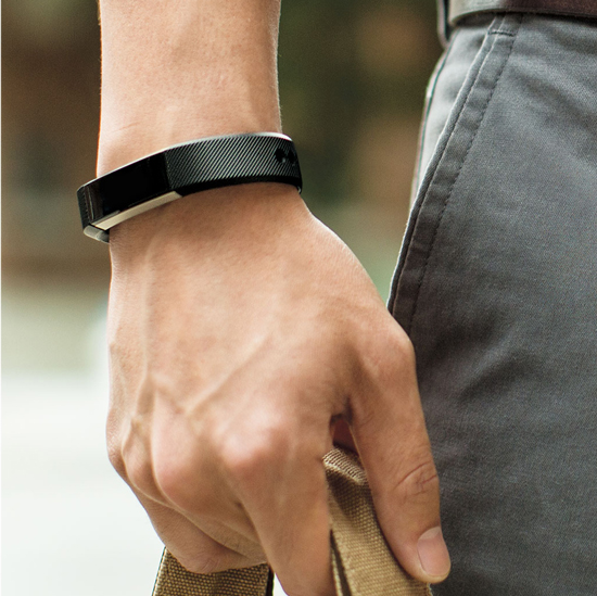 不怕吐槽了！Fitbit也走時(shí)尚路線推Alta智能手環(huán)