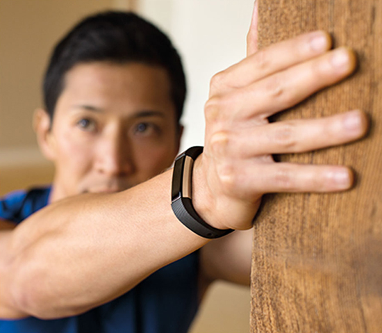 不怕吐槽了！Fitbit也走時(shí)尚路線推Alta智能手環(huán)