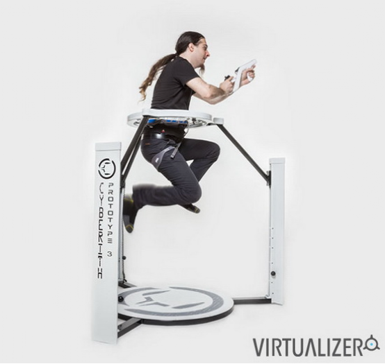 VR頭盔玩游戲不夠爽？加個(gè)虛擬現(xiàn)實(shí)跑步機(jī)試試