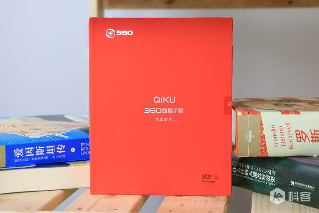 雙攝比安全更亮眼 360奇酷手機(jī)極客版測評