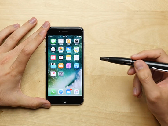 iPhone必備好物？這款移動(dòng)電源像支筆