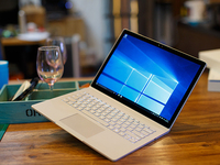 設(shè)計(jì)出問(wèn)題？新一代Surface Book或?qū)⑼七t發(fā)布