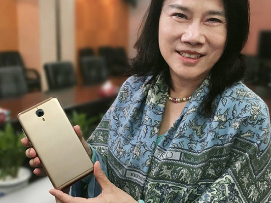 小米5捏把汗，格力手機(jī)2代悄然發(fā)布：3300元