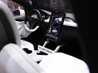 特斯拉Model X內(nèi)置黑科技，一鍵激活可清除車內(nèi)異味