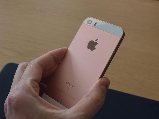 iPhone SE上手圖賞：別騙我！這不就是5s嗎？
