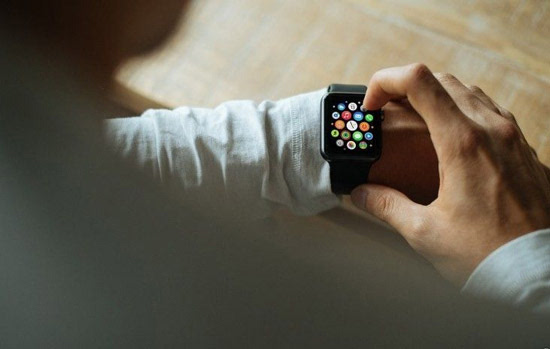 Apple Watch去年收入趕超勞力士，第二代能否延續(xù)強勢？
