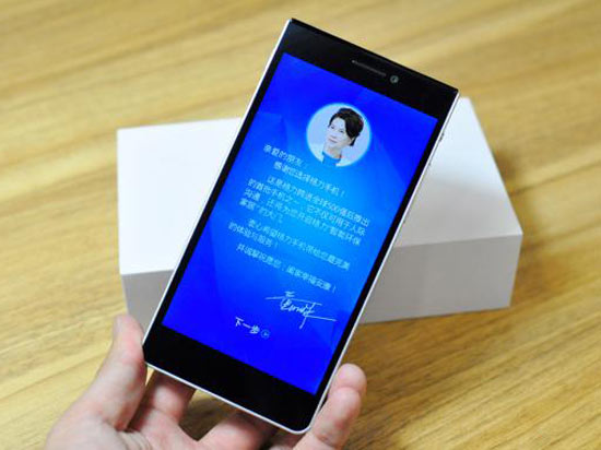 售價(jià)超三千定位中高端？董明珠自曝格力手機(jī)2真機(jī)