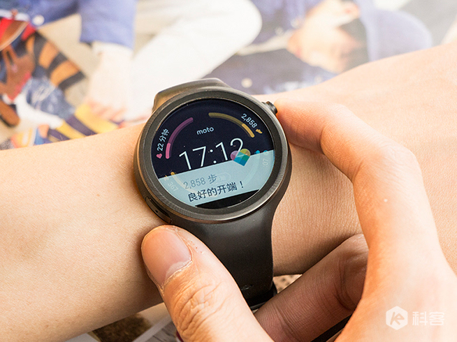 Moto 360 Sport體驗(yàn)：顏值功能都不錯(cuò)，但只是備胎之選