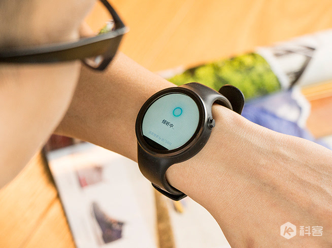 Moto 360 Sport體驗(yàn)：顏值功能都不錯(cuò)，但只是備胎之選