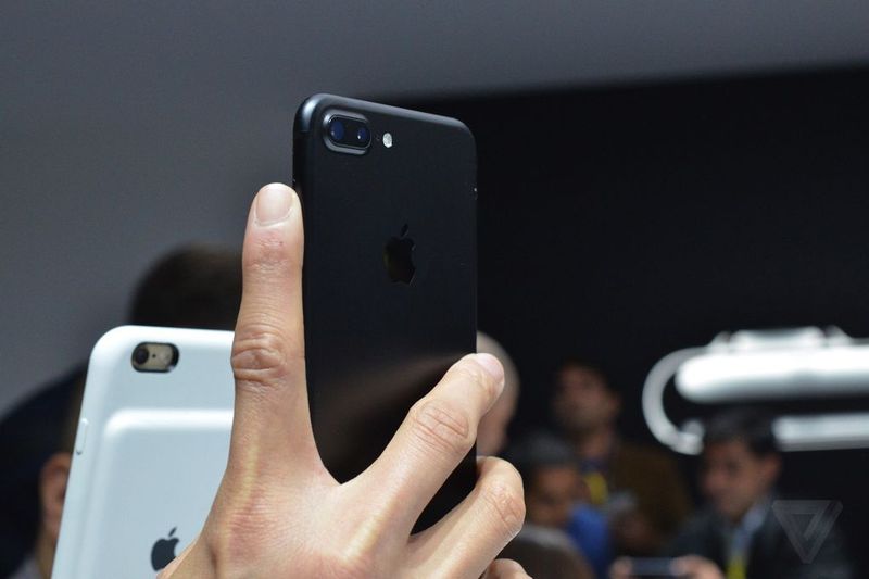 Talk客：預(yù)算捉急 買iPhone 7還是等新MacBook呢？