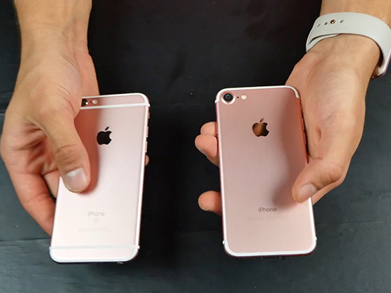 易變彎？iPhone 7對(duì)比iPhone 6s抗彎曲測(cè)試