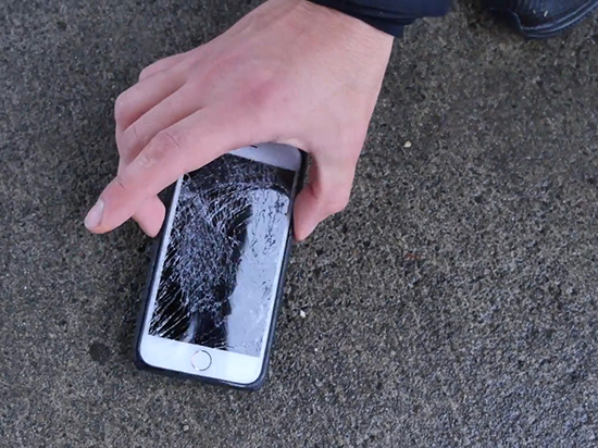誰最靠譜？iPhone 7保護套15米跌落測試