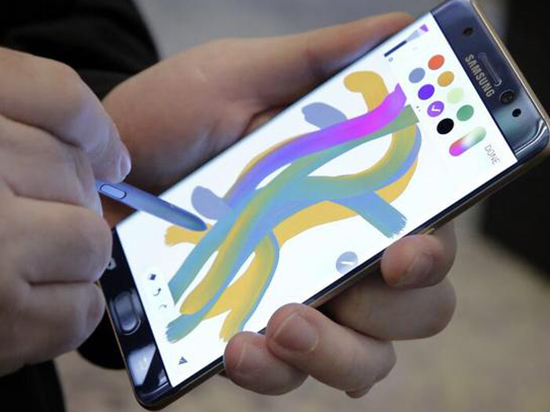 三星Note7停售 蘋果華為誰能笑到最后？
