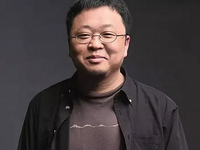 錘粉不遠(yuǎn)萬里參加發(fā)布會 羅永浩送新機(jī)聊表心意