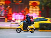 官方態(tài)度曖昧 順豐是要收購百度外賣？