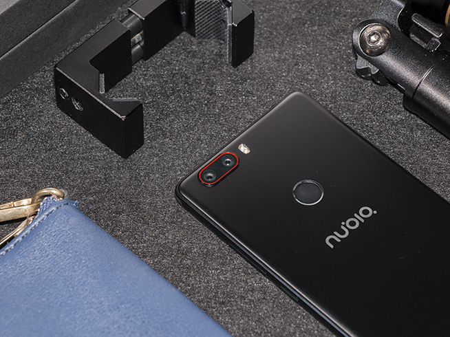 8GB內(nèi)存+無邊框設(shè)計(jì)！nubia Z17真機(jī)圖賞