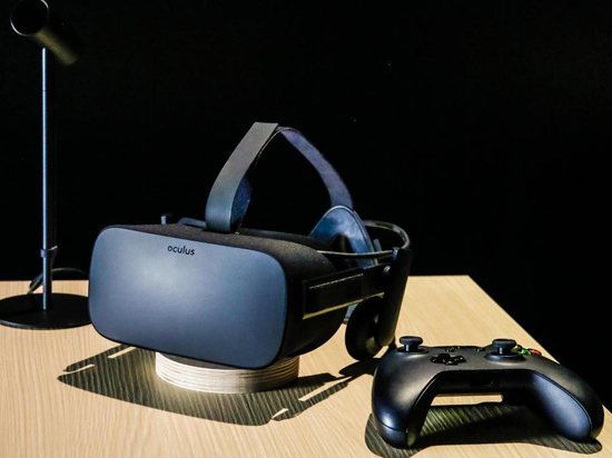 擺脫PC束縛！傳Facebook明年推廉價版VR頭戴設備