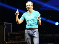 年內(nèi)發(fā)布！榮耀全面屏手機已在路上