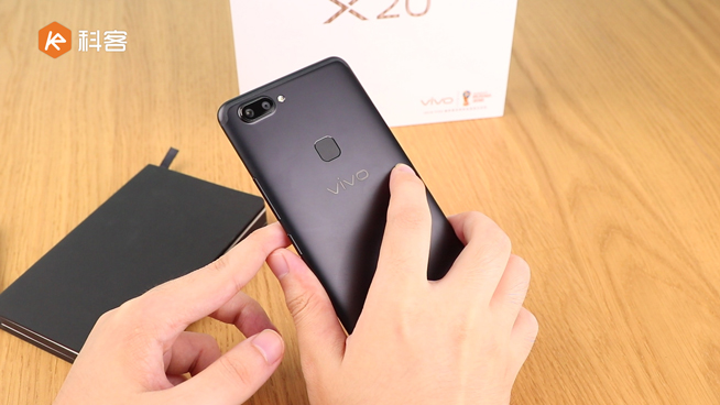 vivo X20上手體驗：Super AMOLED全面屏差別居然這么大？