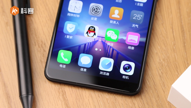 vivo X20上手體驗：Super AMOLED全面屏差別居然這么大？