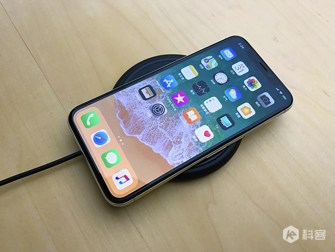 蘋果iPhone X上手體驗(yàn)：全程驚艷，墨鏡難不倒面容ID