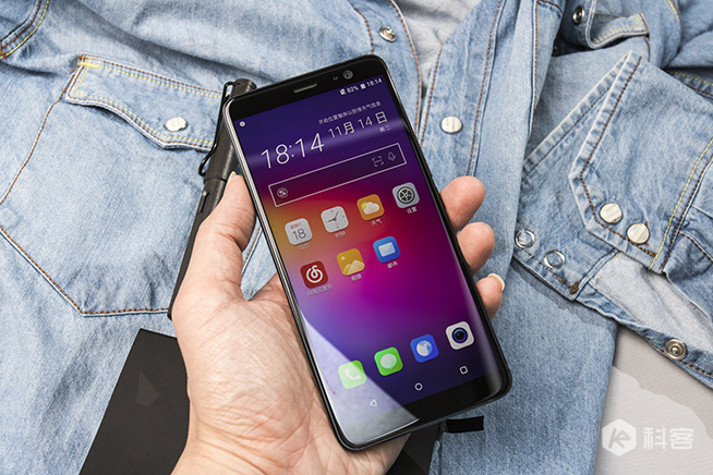 HTC U11+圖賞：全面屏+玻璃鏡面后蓋，高顏值新旗艦