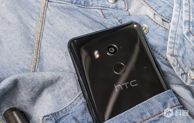 HTC U11+圖賞：全面屏+玻璃鏡面后蓋，高顏值新旗艦