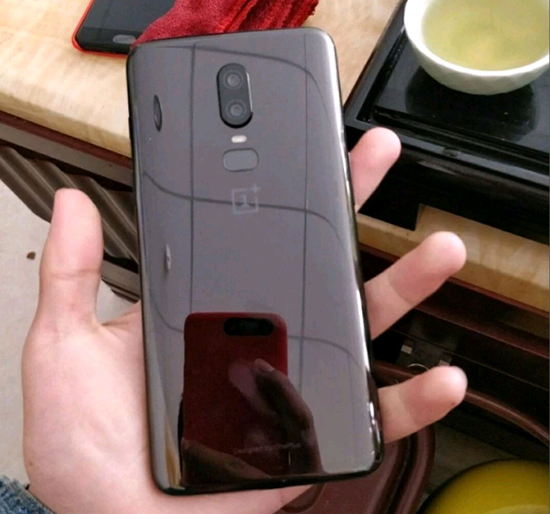 不服跑個分？一加6安兔兔跑分曝光：趕超小米MIX 2S