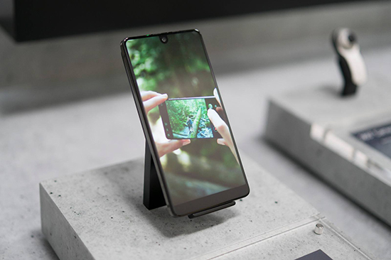 好貨不怕遲？安卓之父Essential Phone今日征戰(zhàn)海外